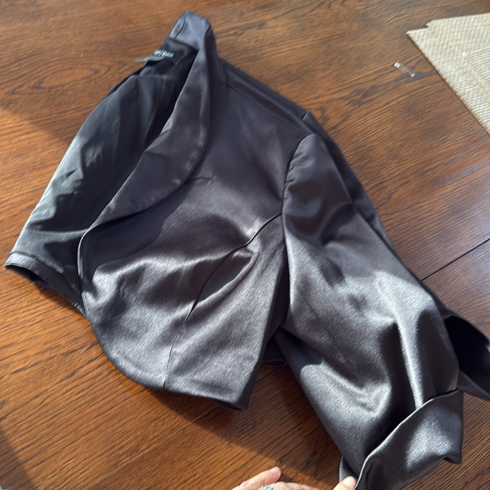 White House Black Market silk feel short jacket perfect for evening gown wear M - Picture 7 of 9